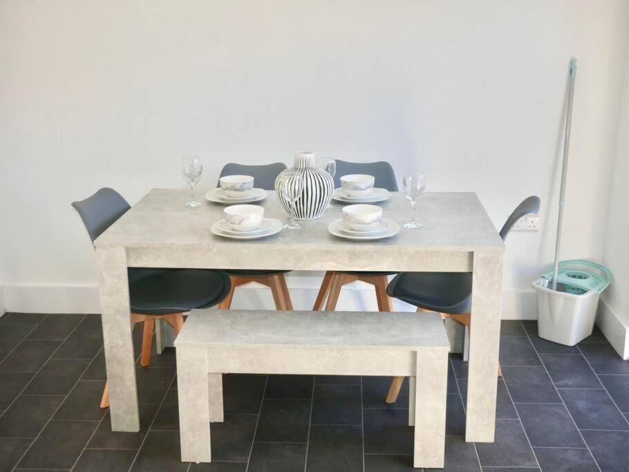 Spacious 4-Bed Semi-Detached Home With Garden Liverpool Exterior foto